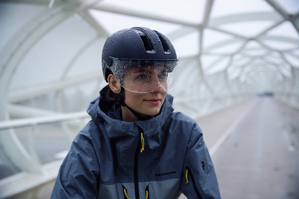 Casque vélo visière pluie