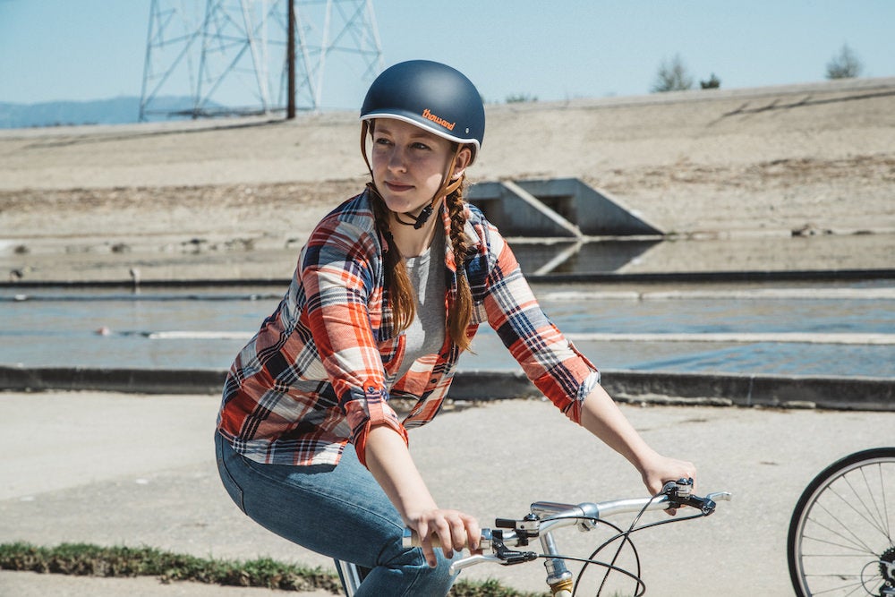 Casque vélo vintage Thousand navy bleu marine vue femme