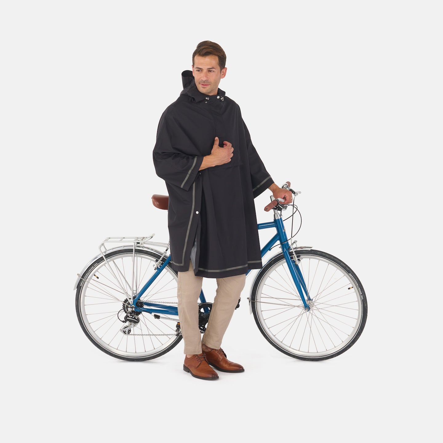 Poncho de Pluie Vélo Weather Goods Sweden Imbris Noir Lifestyle Homme Debout